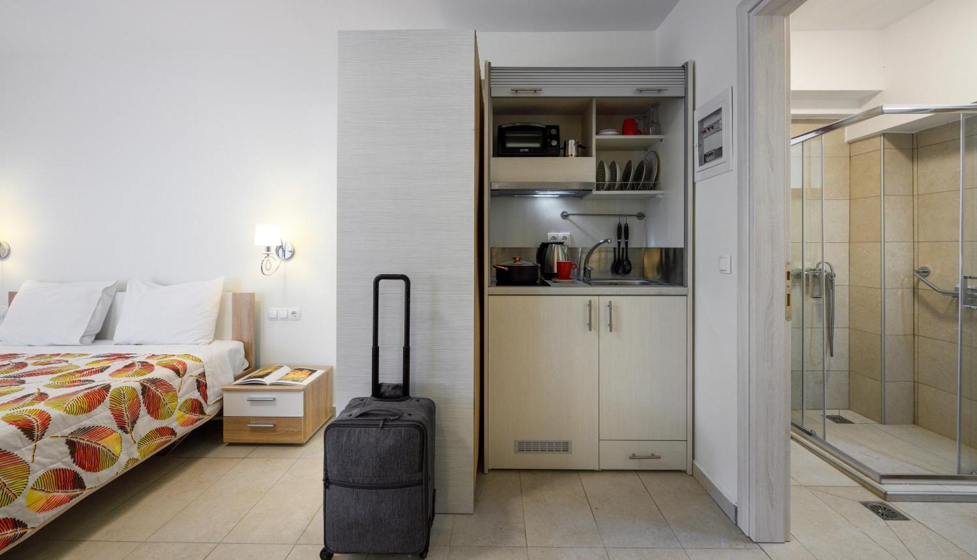 Elpiniki Luxury Rooms Nea Poteidaia Exterior photo