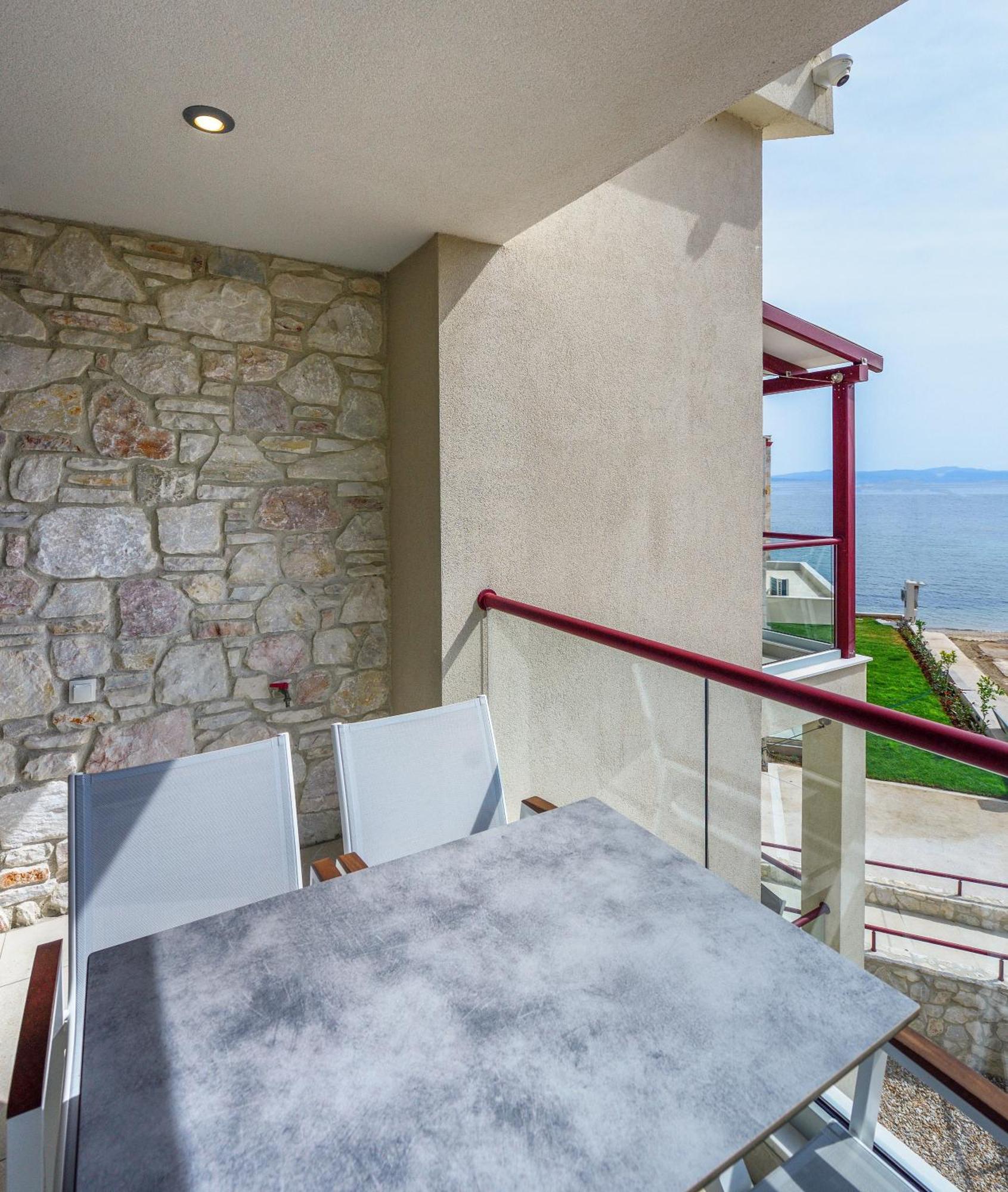 Elpiniki Luxury Rooms Nea Poteidaia Exterior photo