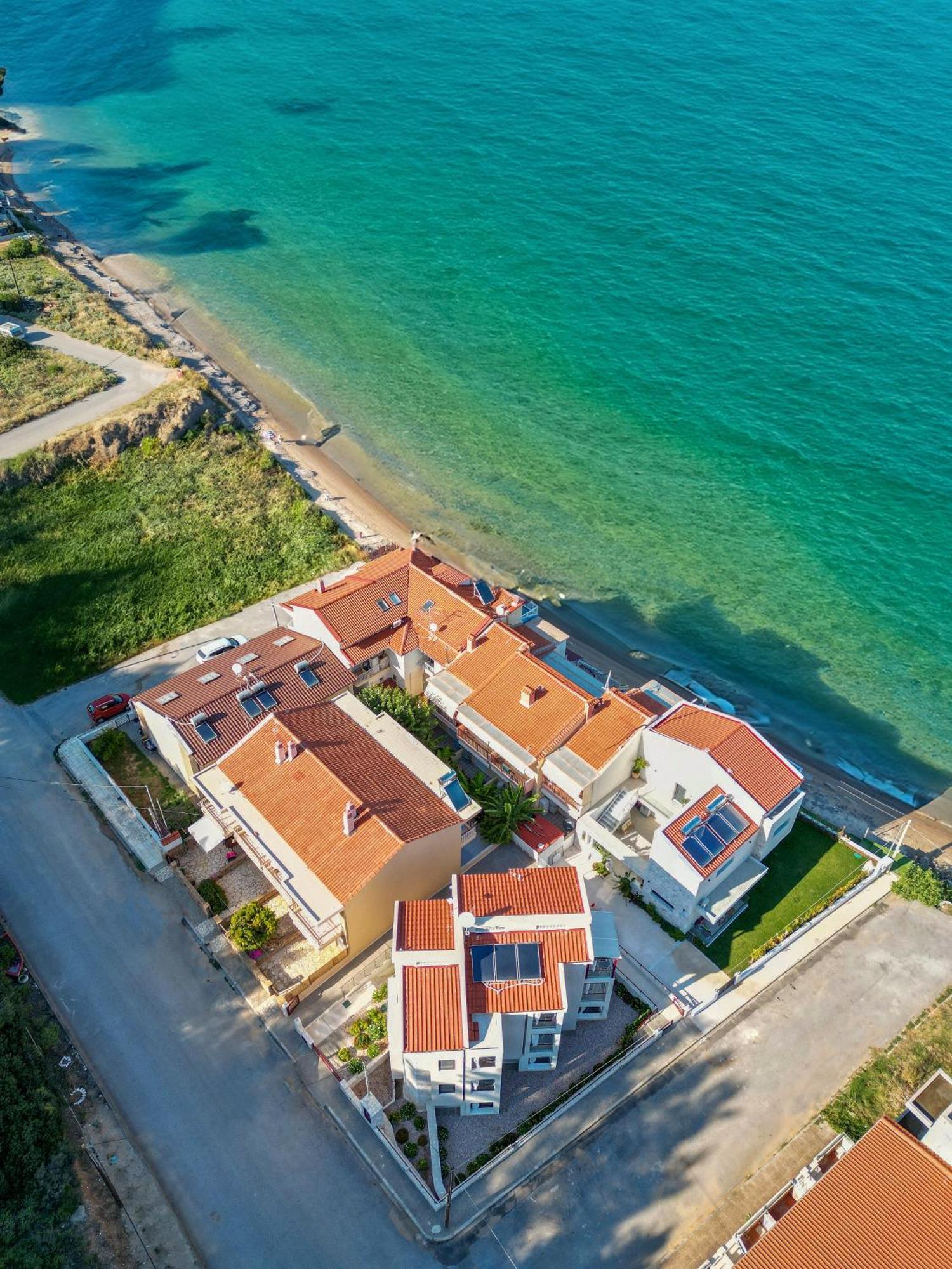 Elpiniki Luxury Rooms Nea Poteidaia Exterior photo